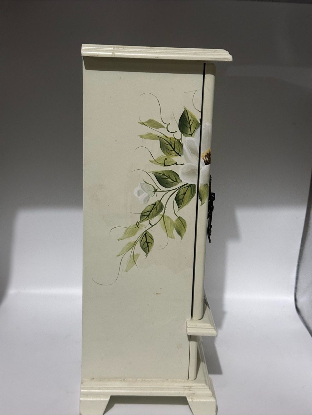 Hand-Painted Floral Jewelry Cabinet - Cream with Green Leaves - Picture 4 of 15